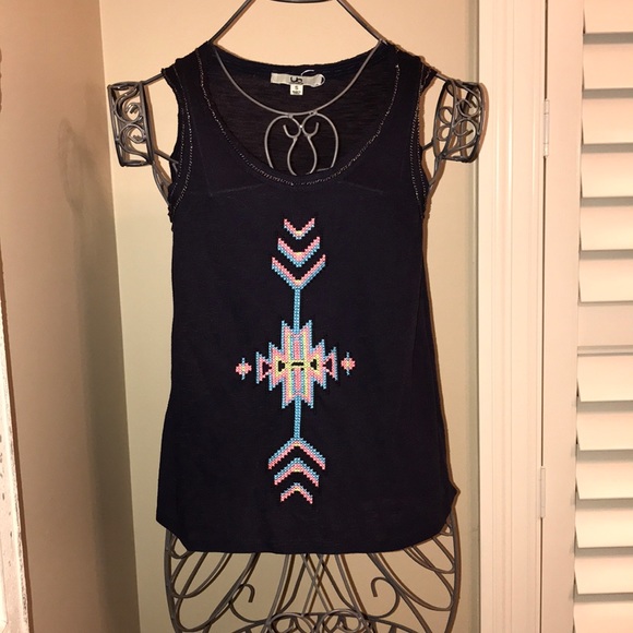 “Cupid’s Bow” 🏹 Navy Arrow Tee - Picture 7 of 8